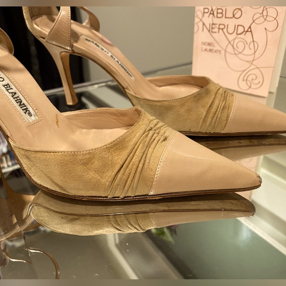 Beautiful Manolos, leather and paten leather heels.
